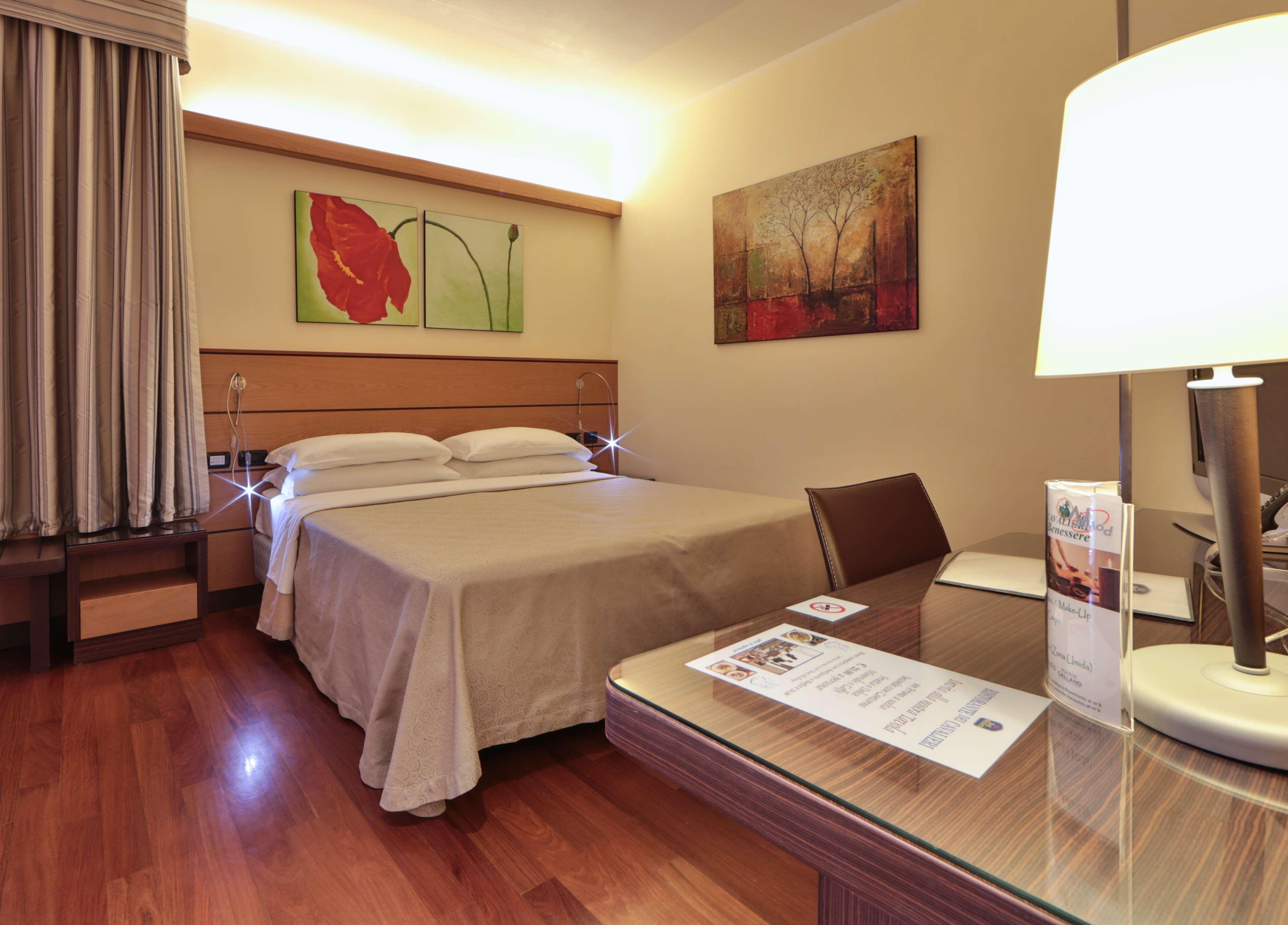 Best Western Hotel Dei Cavalieri 바를레타 외부 사진