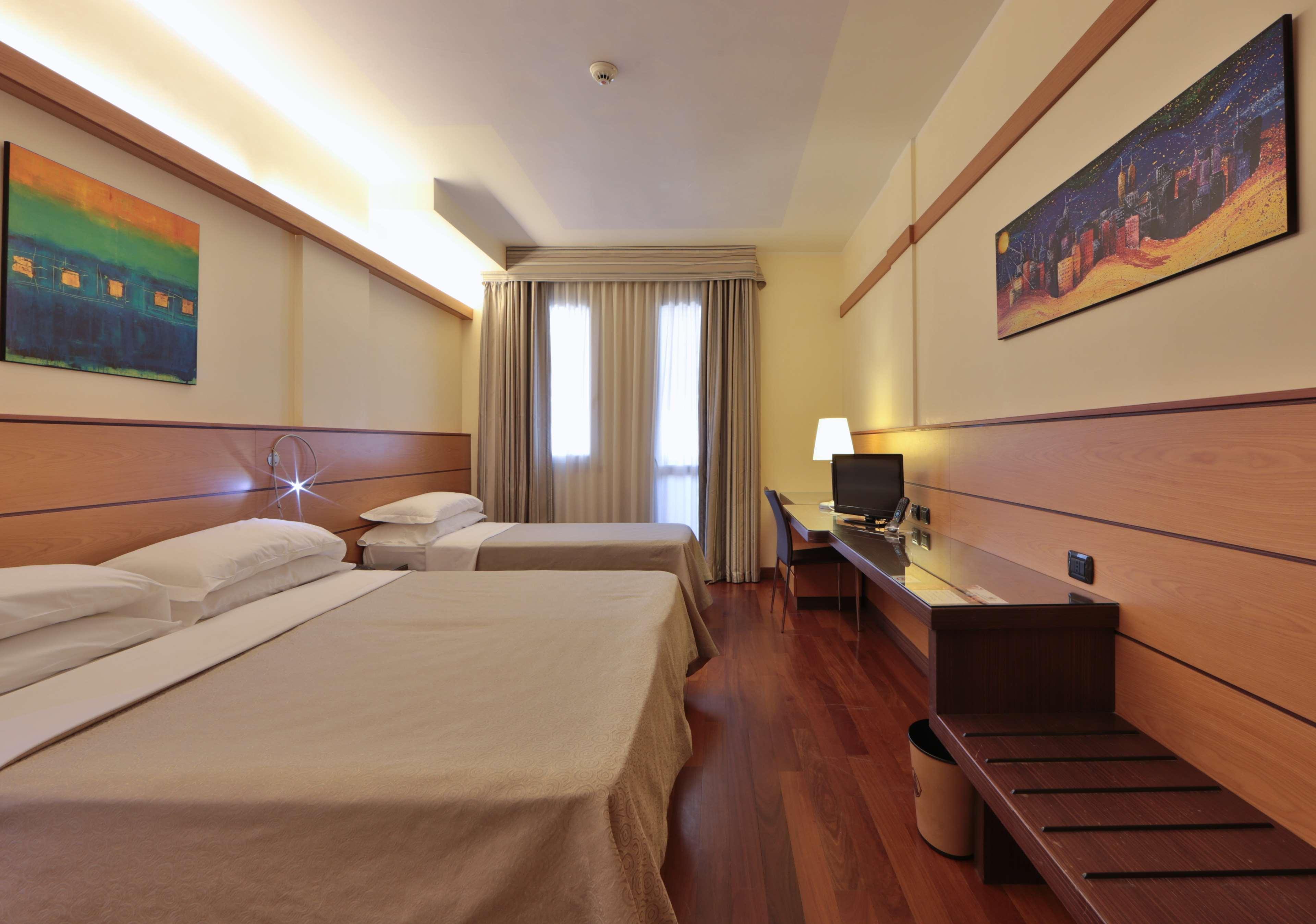 Best Western Hotel Dei Cavalieri 바를레타 외부 사진