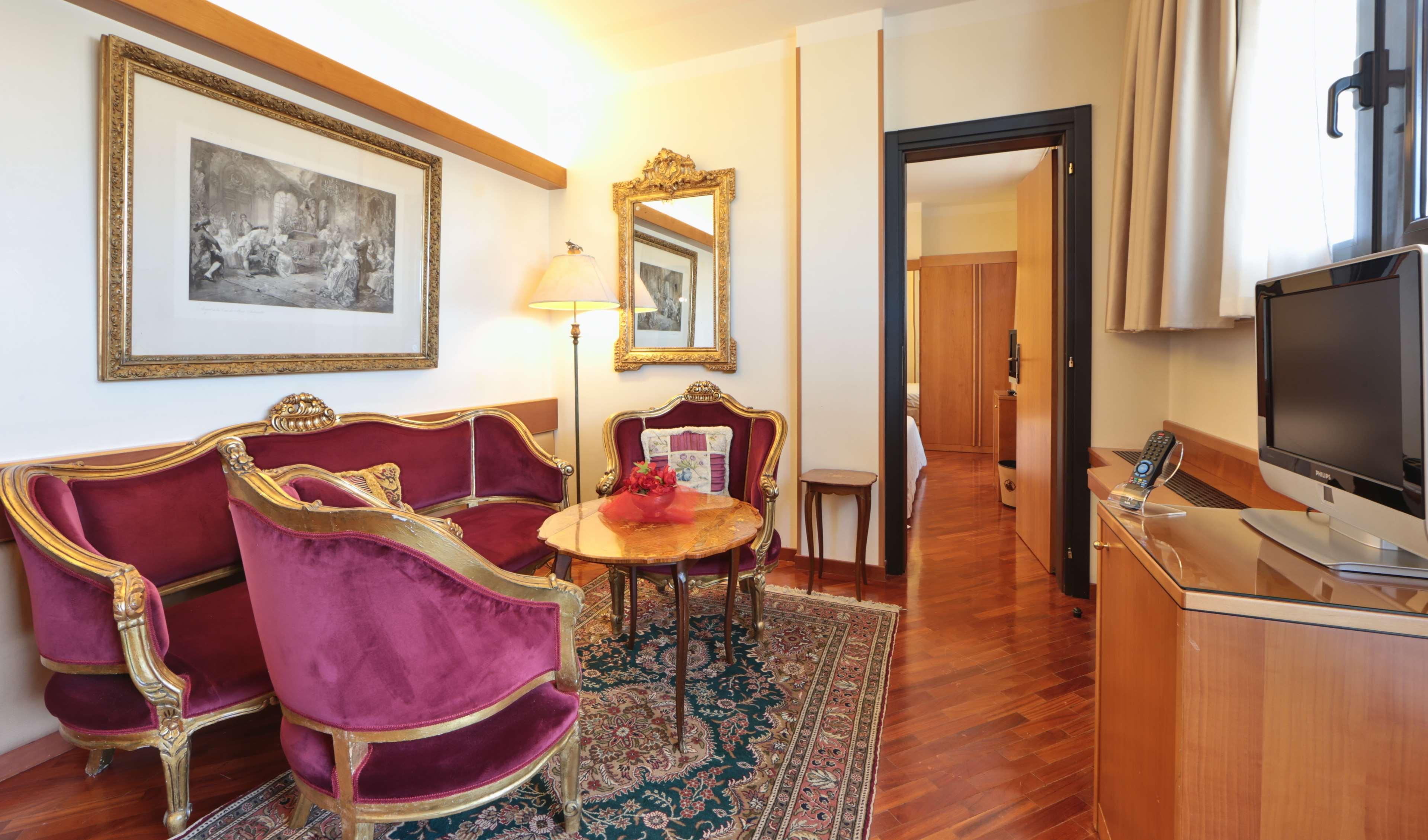 Best Western Hotel Dei Cavalieri 바를레타 외부 사진