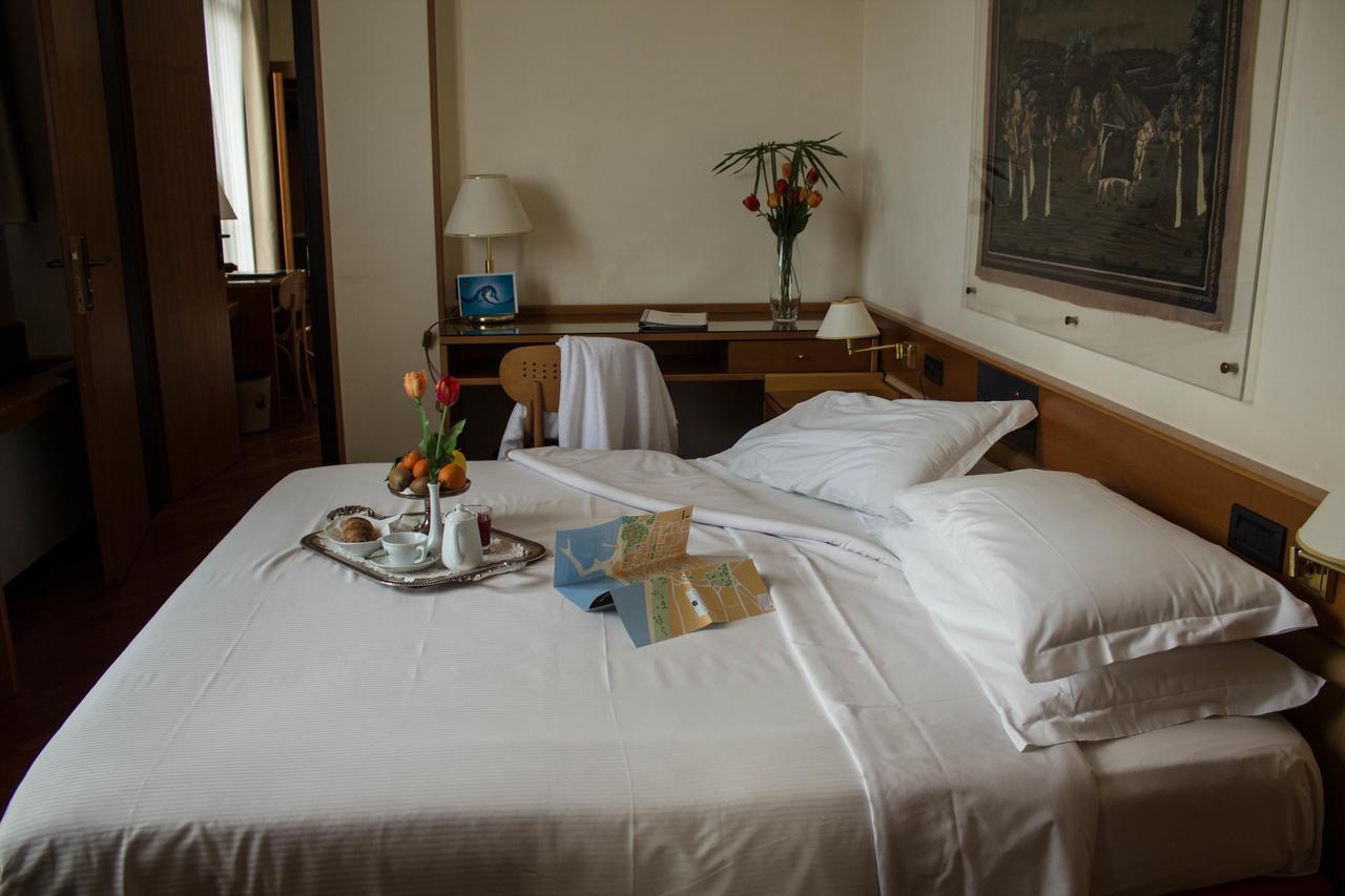 Best Western Hotel Dei Cavalieri 바를레타 외부 사진
